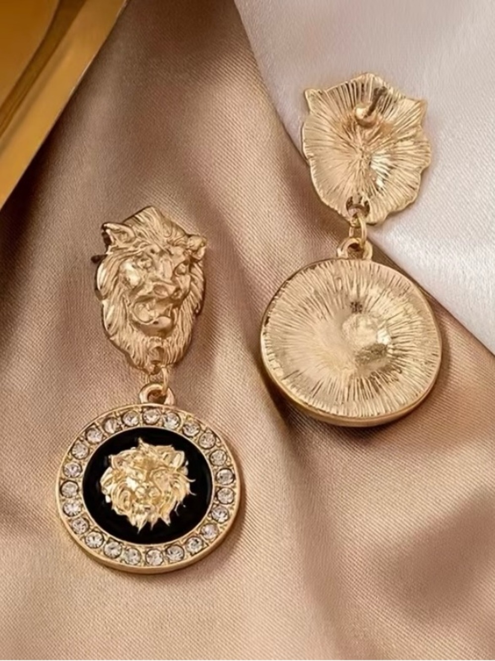 Gold Lion Head Drop Earrings w/ Black Disc Stud Statement Women’s Fashion NWT - Picture 6 of 6